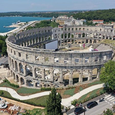 Apartment Madis & Free Bikes Pula Exterior photo
