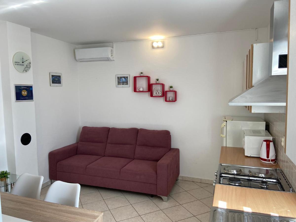 Apartment Madis & Free Bikes Pula Exterior photo