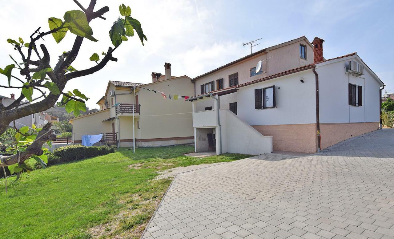 Apartment Madis & Free Bikes Pula Exterior photo